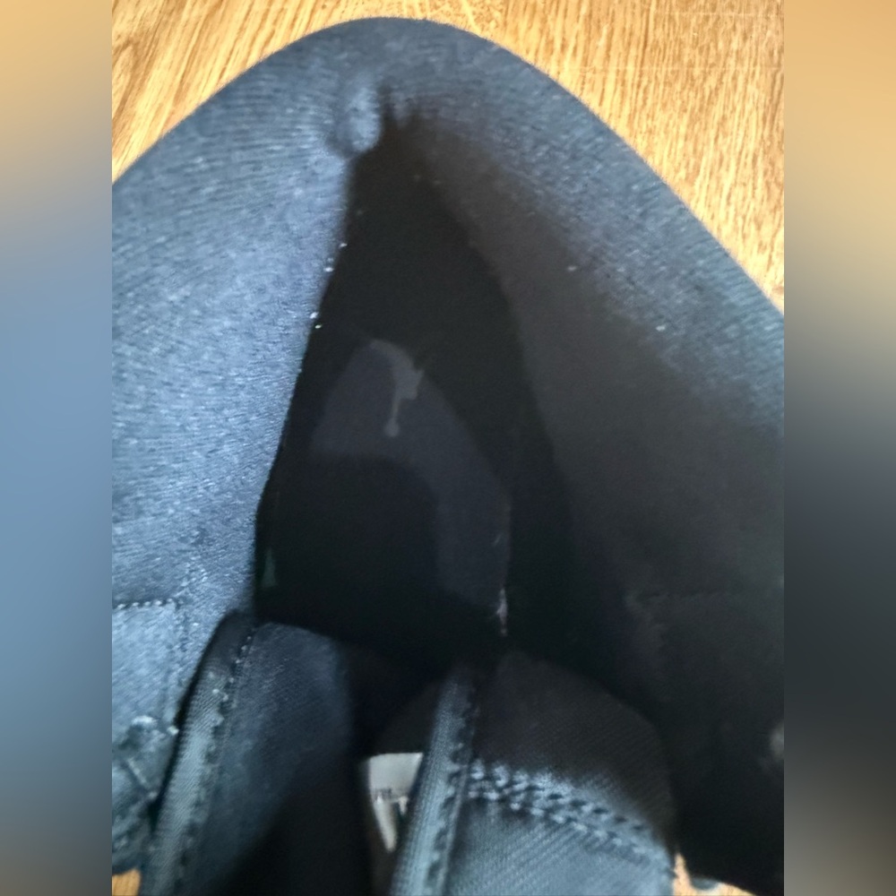Nike. Air Jordan 1 Mid Patent SE 'Triple Black'. Size 8.5. - Picture 7 of 11